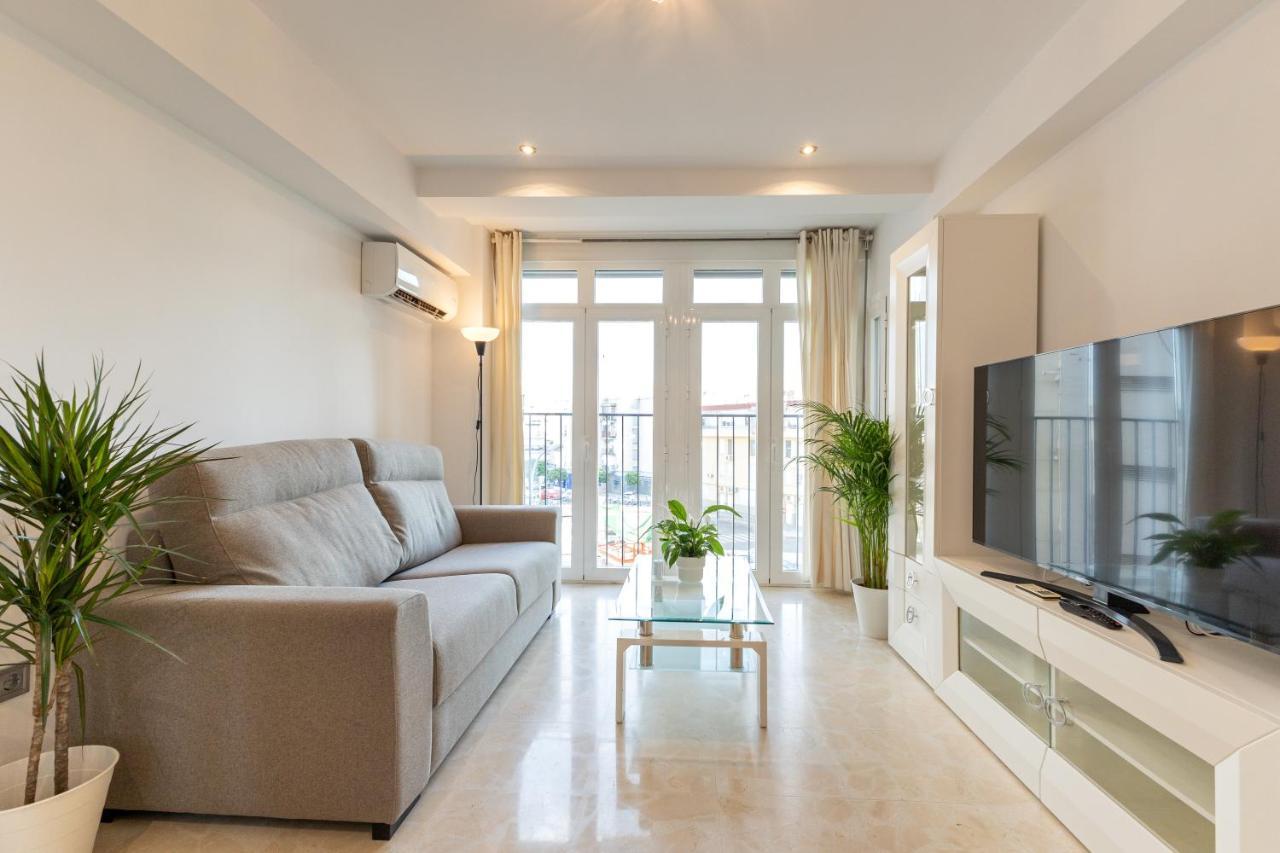 Charming 3 Bedroom Apartment At Triana Center By Oui Севілья Екстер'єр фото