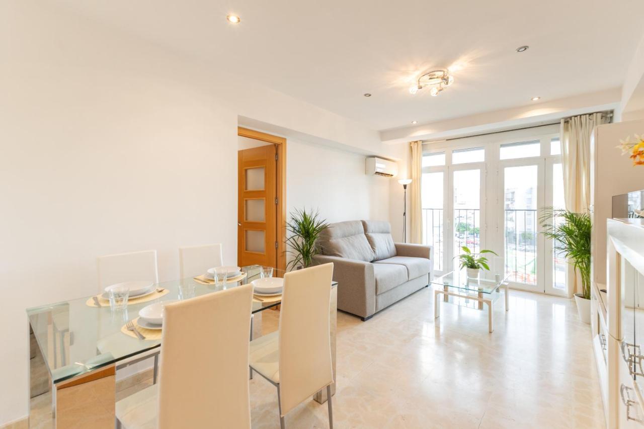 Charming 3 Bedroom Apartment At Triana Center By Oui Севілья Екстер'єр фото