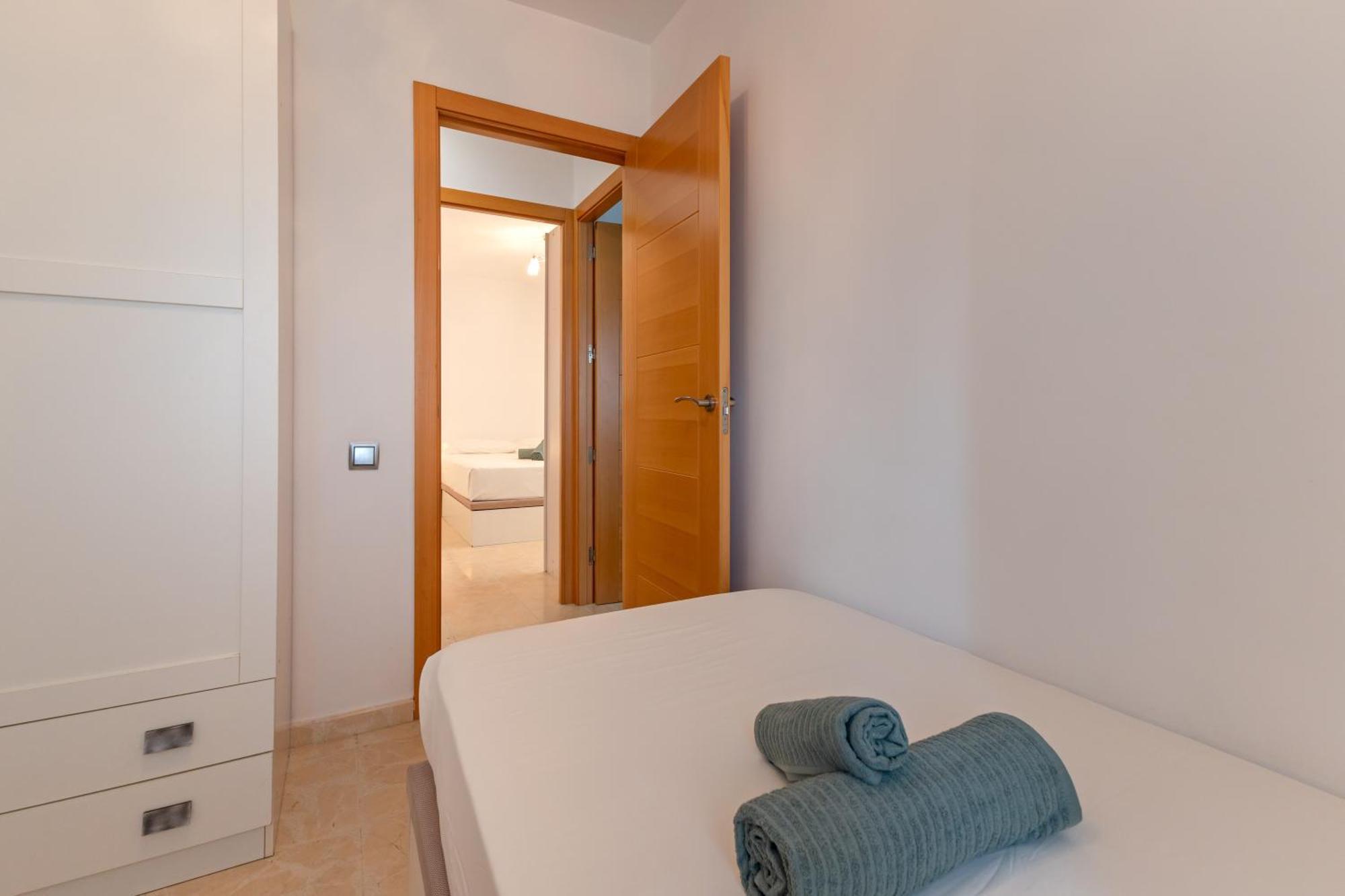 Charming 3 Bedroom Apartment At Triana Center By Oui Севілья Екстер'єр фото