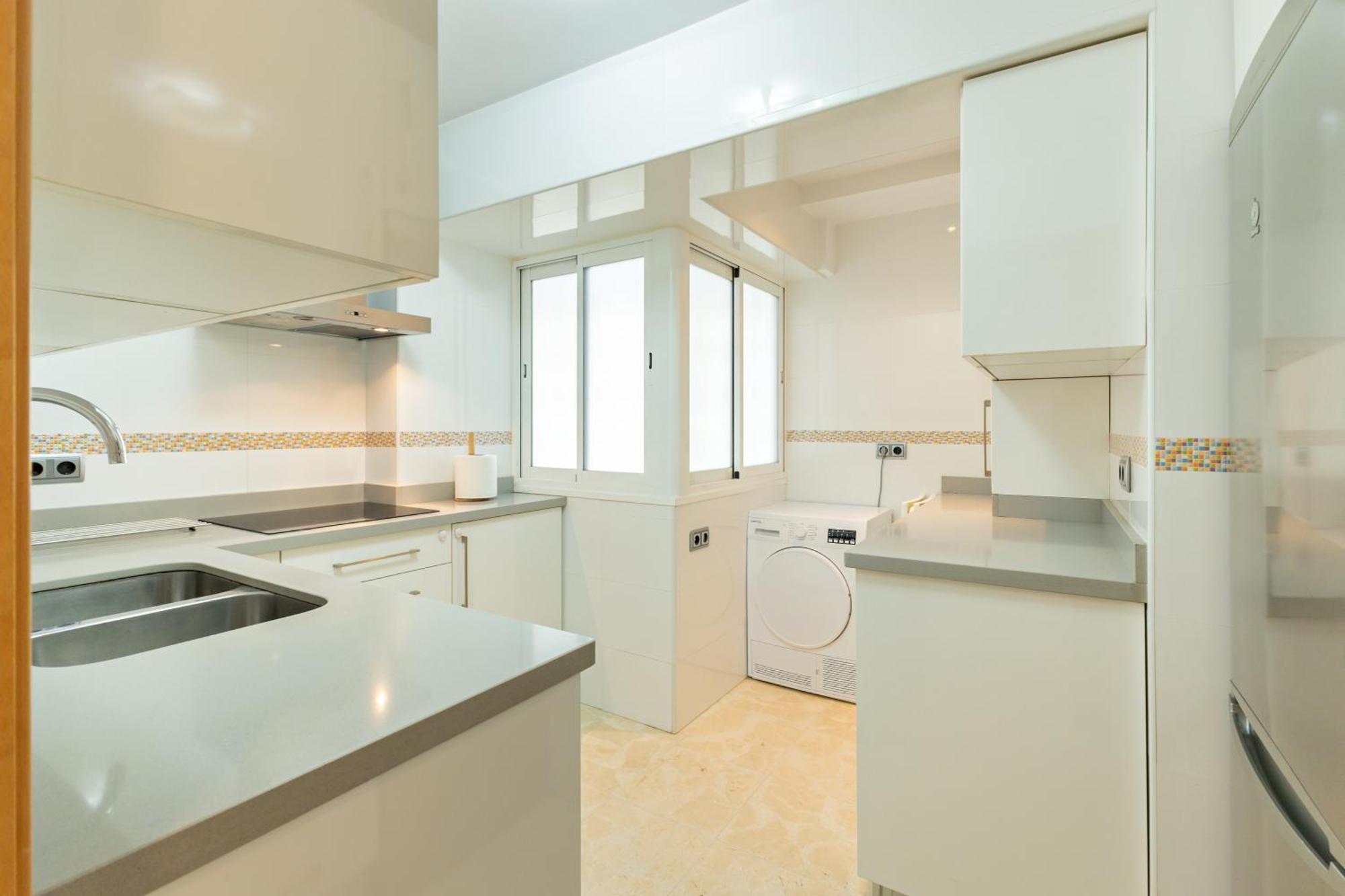 Charming 3 Bedroom Apartment At Triana Center By Oui Севілья Екстер'єр фото