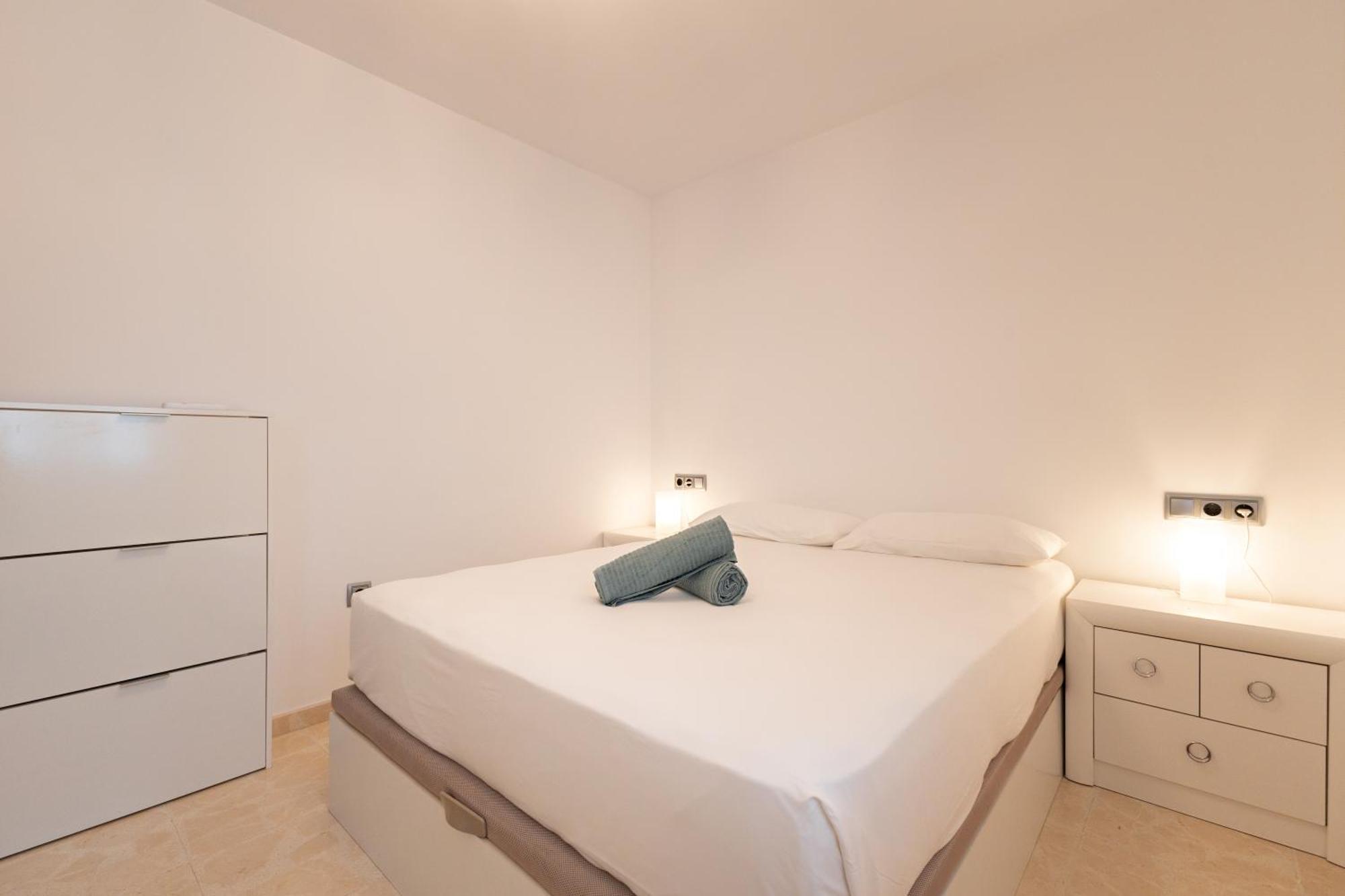 Charming 3 Bedroom Apartment At Triana Center By Oui Севілья Екстер'єр фото