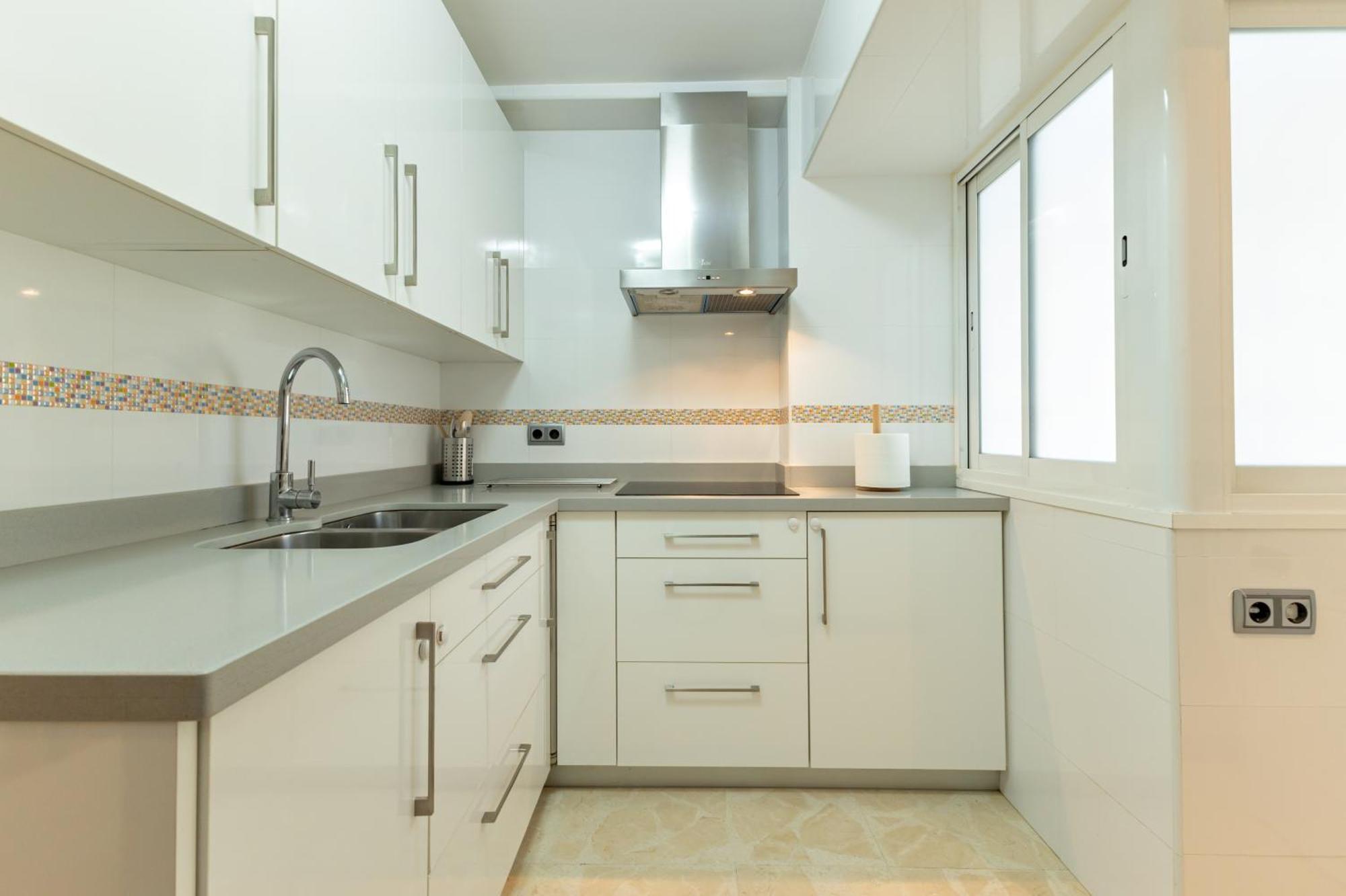 Charming 3 Bedroom Apartment At Triana Center By Oui Севілья Екстер'єр фото