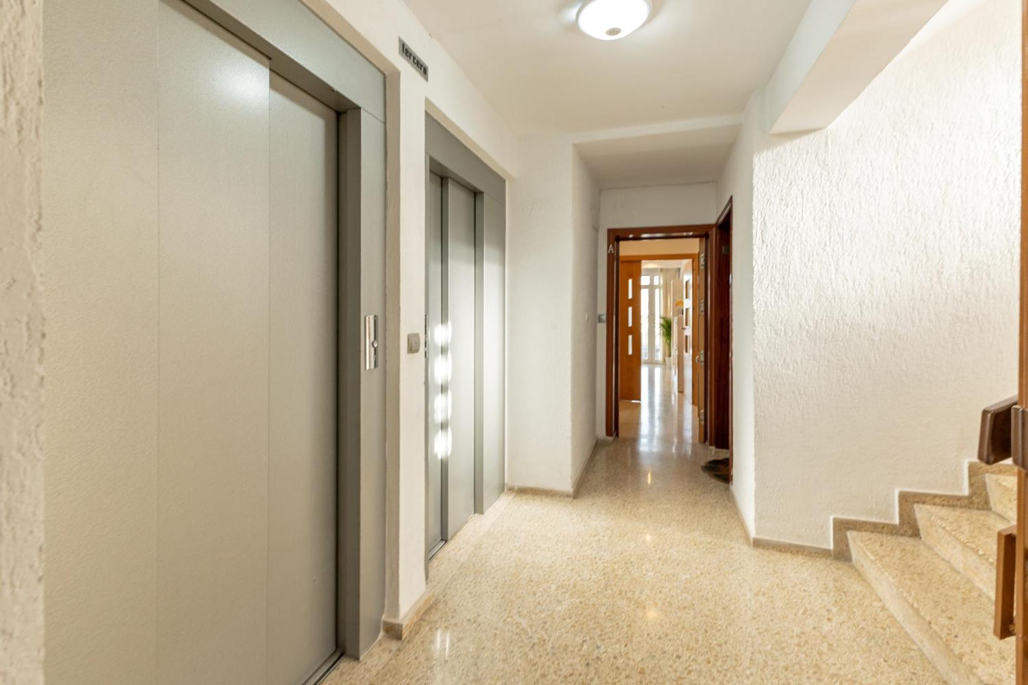 Charming 3 Bedroom Apartment At Triana Center By Oui Севілья Екстер'єр фото