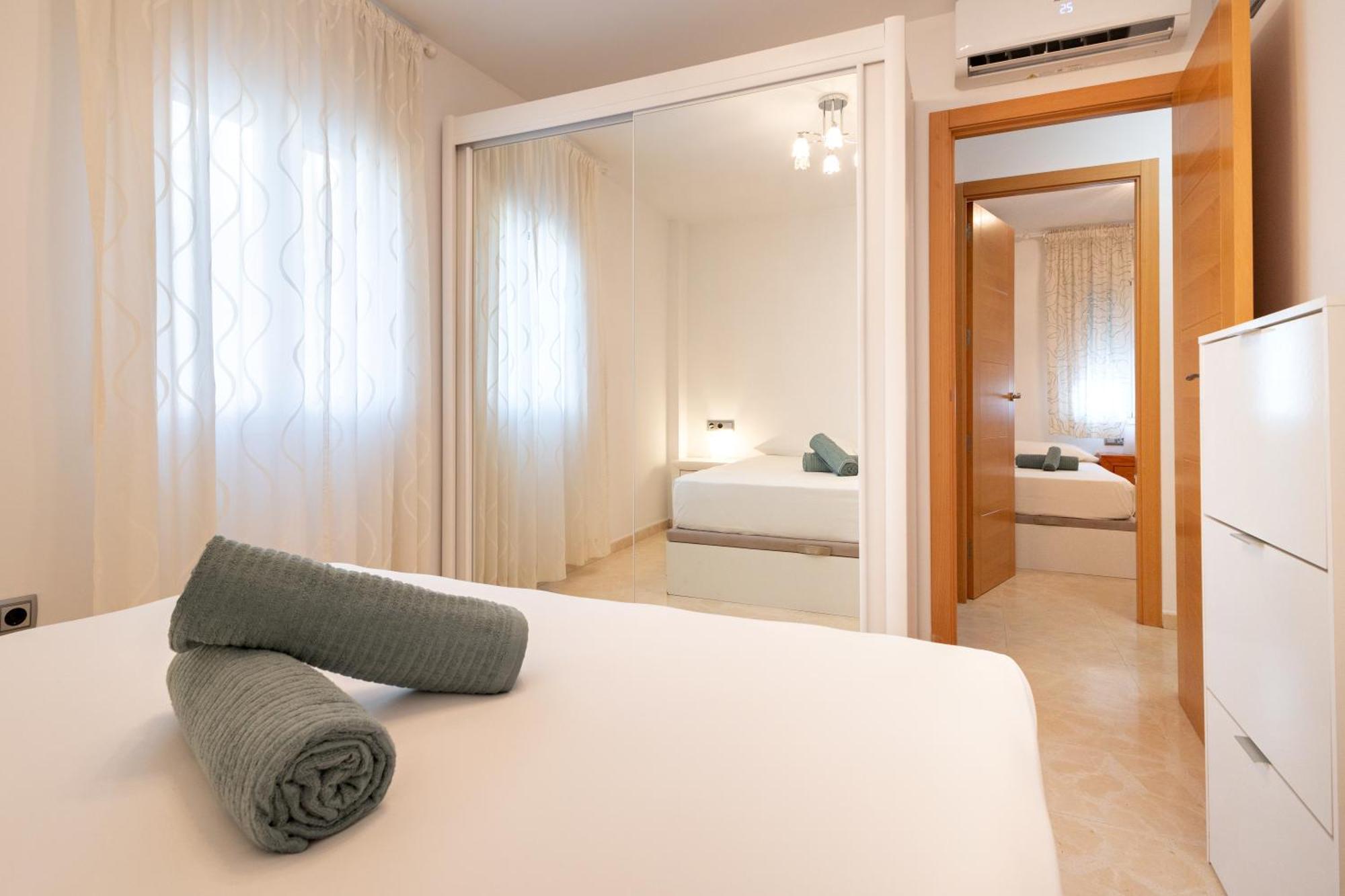 Charming 3 Bedroom Apartment At Triana Center By Oui Севілья Екстер'єр фото